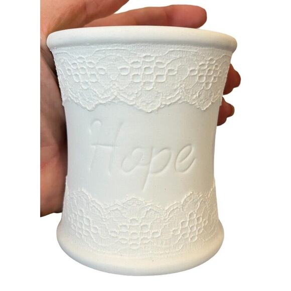 Scentsy Lace & Hope Wall Plug In Wax Warmer - Retired - New in Box - Picture 4 of 9